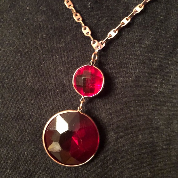 ❤️ Faceted Faux Red Gem Statement Necklace❤️ - Picture 3 of 12